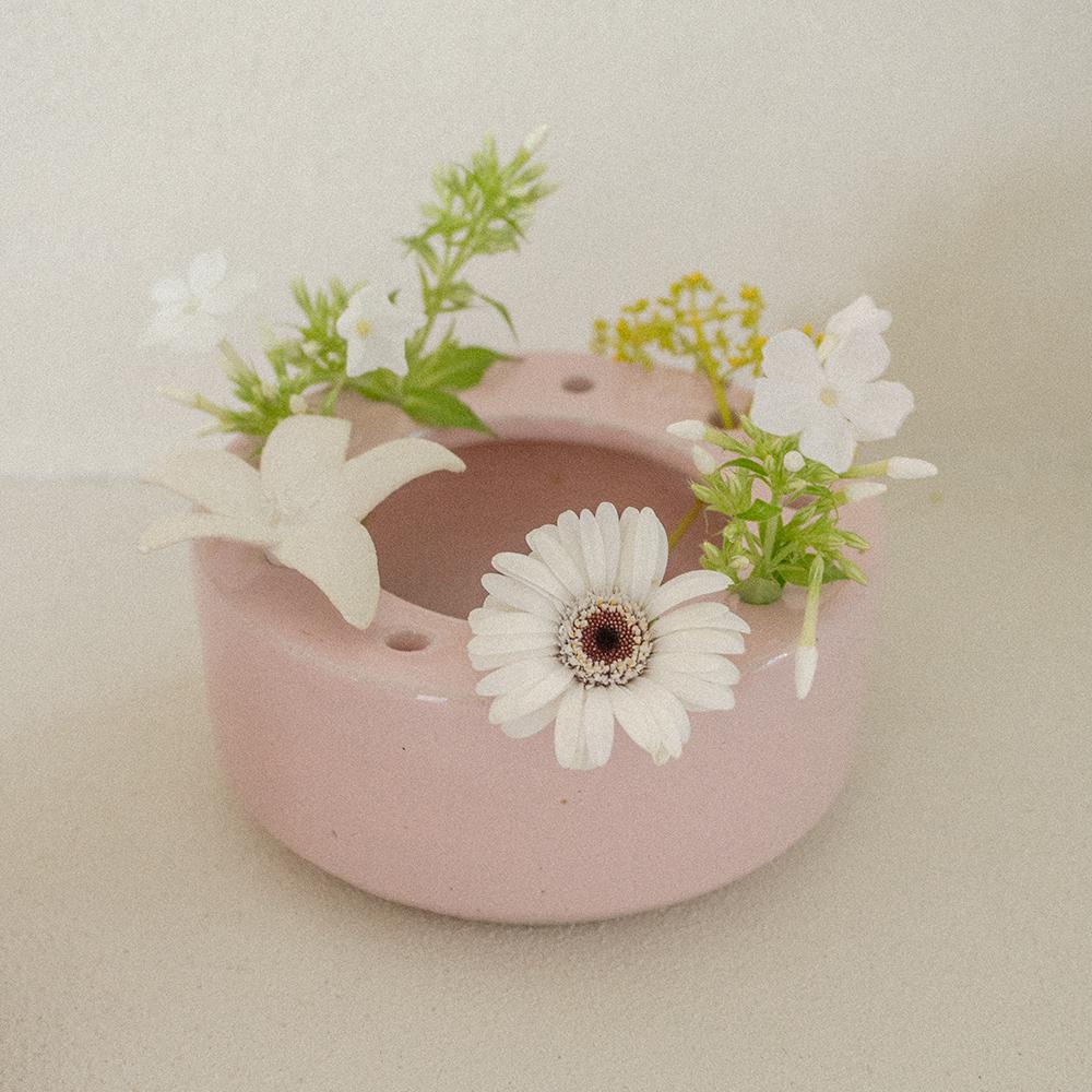 vase pique-fleurs - low cylinder (baby pink)