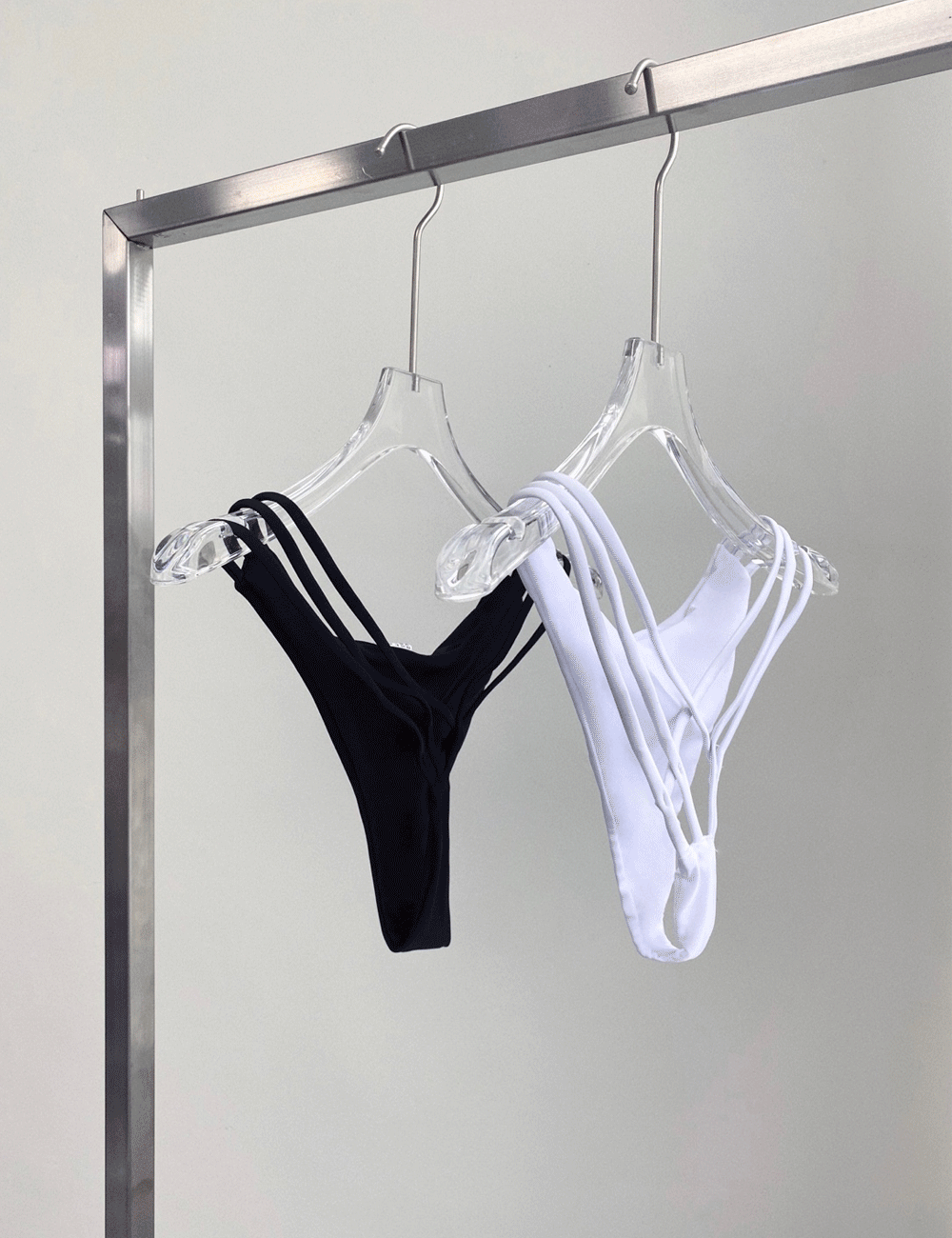 루딘 컷아웃 스트랩 비키니 하의 팬티