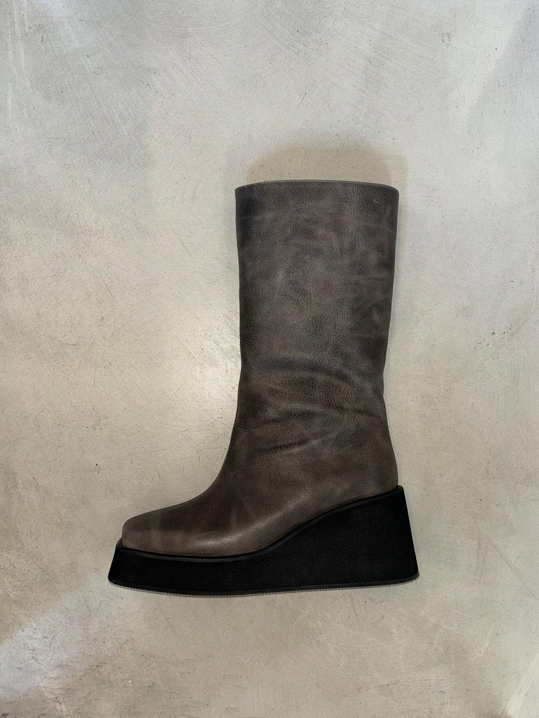 SLIP ON WEDGE BOOT VINTAGE GREY — EECHAEROI