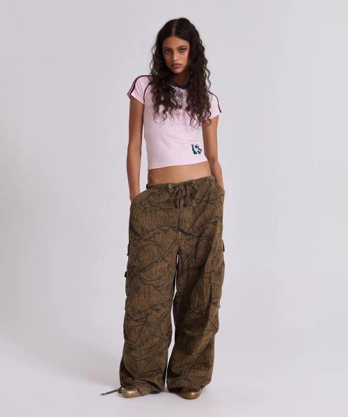 (U) 트리 카모 오버사이즈드 카고 팬츠 올리브 TREE CAMO OVERSIZED CARGO PANT OLIVE