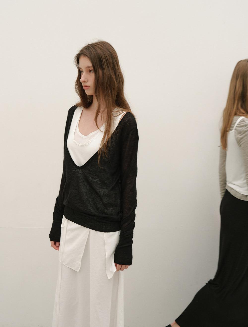 DEEP V-NECK ALPACA KNIT [BLACK]