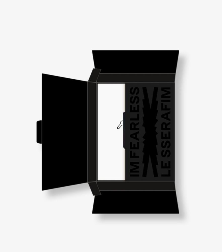 르세라핌 LE SSERAFIM - THE FIRST MOMENT IN YOUR HANDS