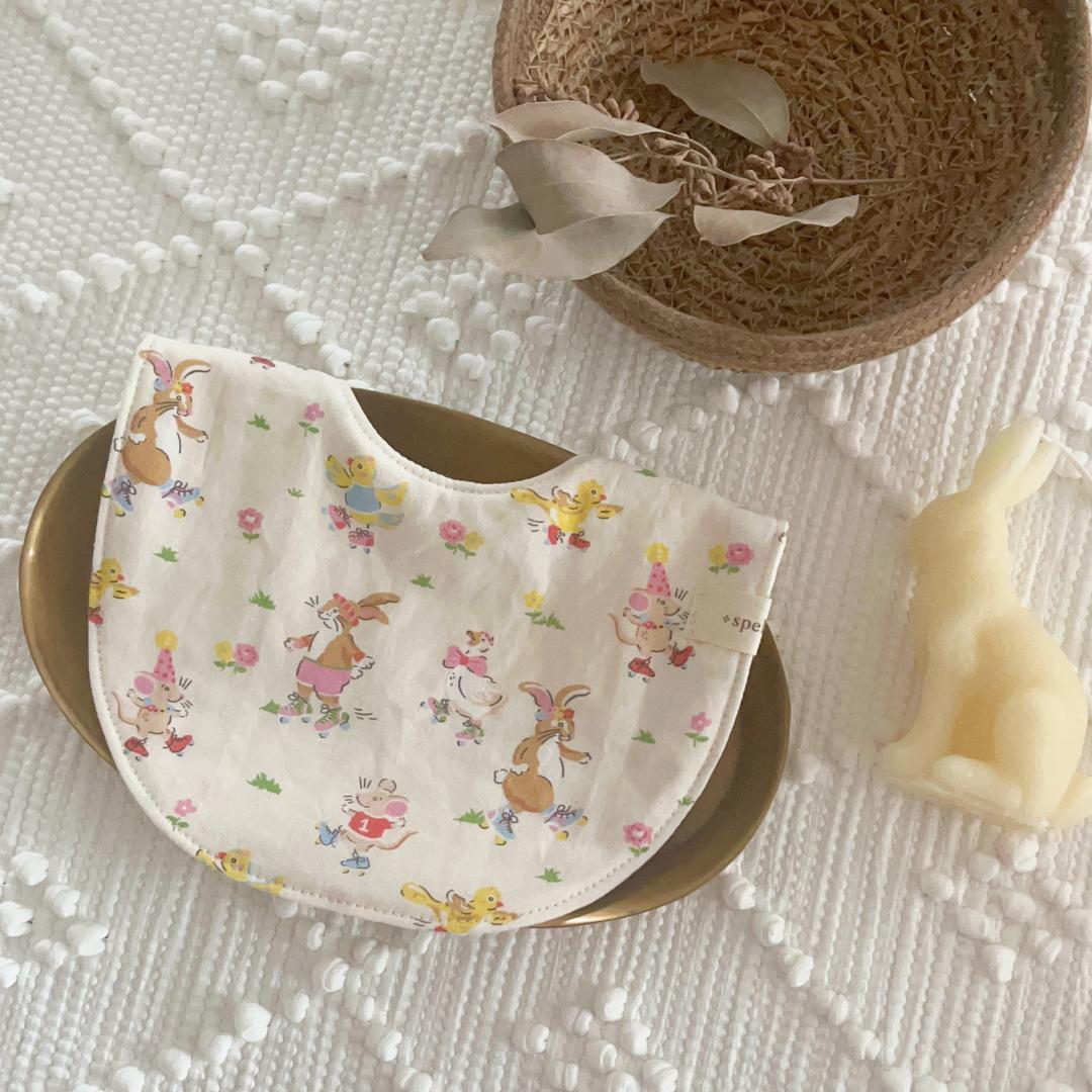 산책하는 숲속의 동물들 턱받이