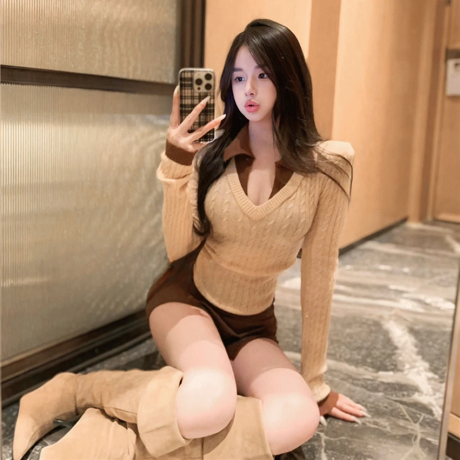 4c 투톤 배색 카라 꽈배기 니트