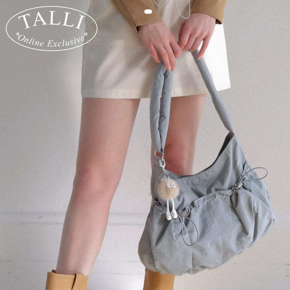 [디자이너브랜드-본품+참장식증정]코지 스트링 포켓 숄더 스카이 TM7CES001SKYF