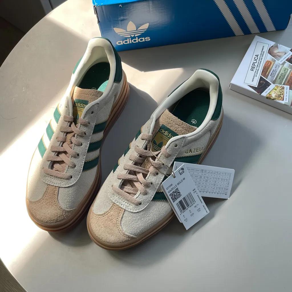 [수량확보] 아디다스 가젤 볼드 스니커즈 크림화이트 그린 ID7056 | 상품 상세 | 크로켓