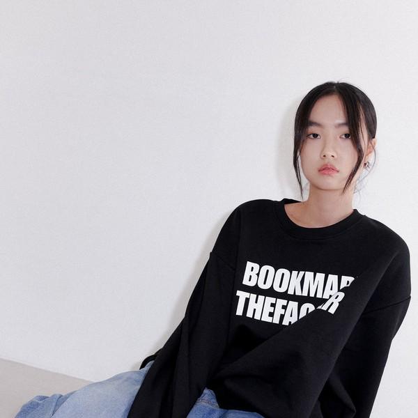 [클리어런스] BOOKMARK LOGO SWEATSHIRT BLACK
