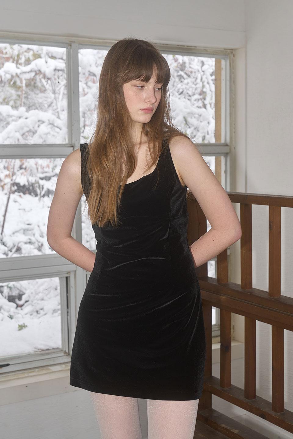 Classic Velvet Dress_black