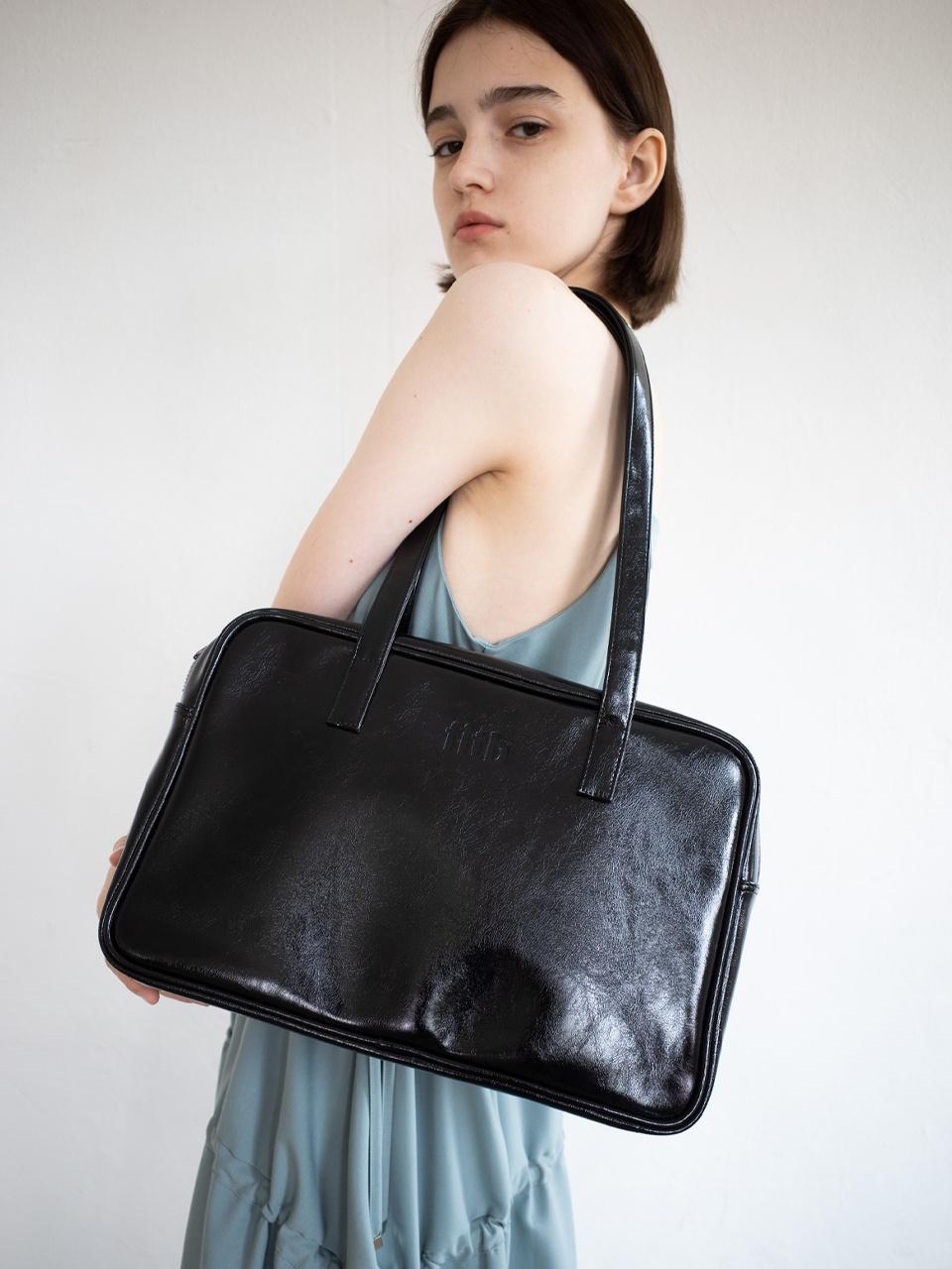 Trapezoid Shoulder Bag (crack)(black)