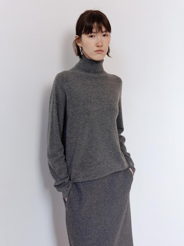 CASHMERE BLEND TURTLE NECK KNIT TOP - D GREY