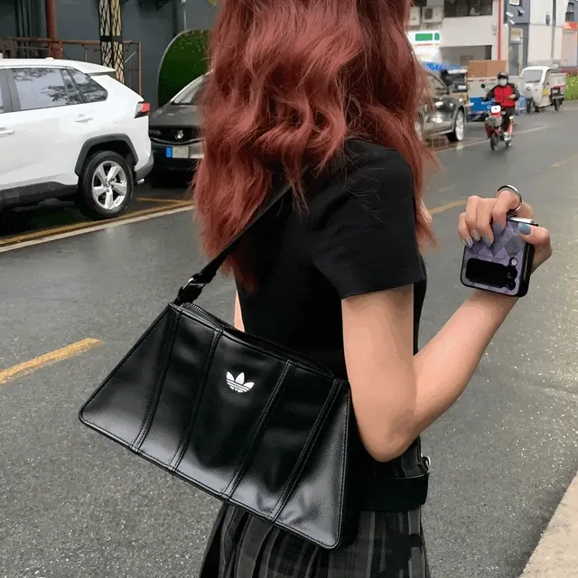 💛한정수량💛 아디다스 미니 숄더백 데일리백 토트백 쇼퍼백 블랙 여성 여자 여름 가죽 가방