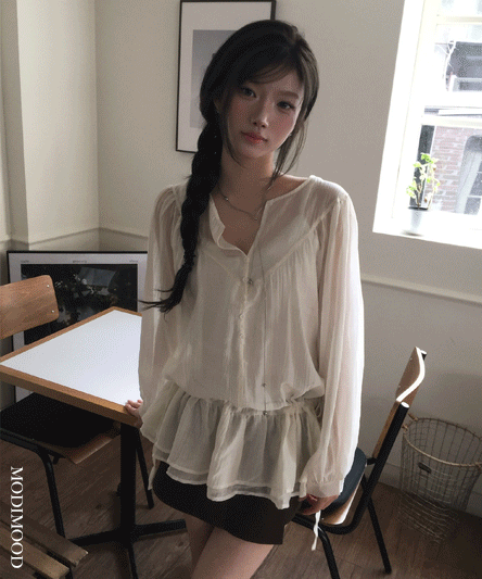 [데일리/봄신상💖] 튤립 브이 레이어드 프릴 셔링 블라우스-2color