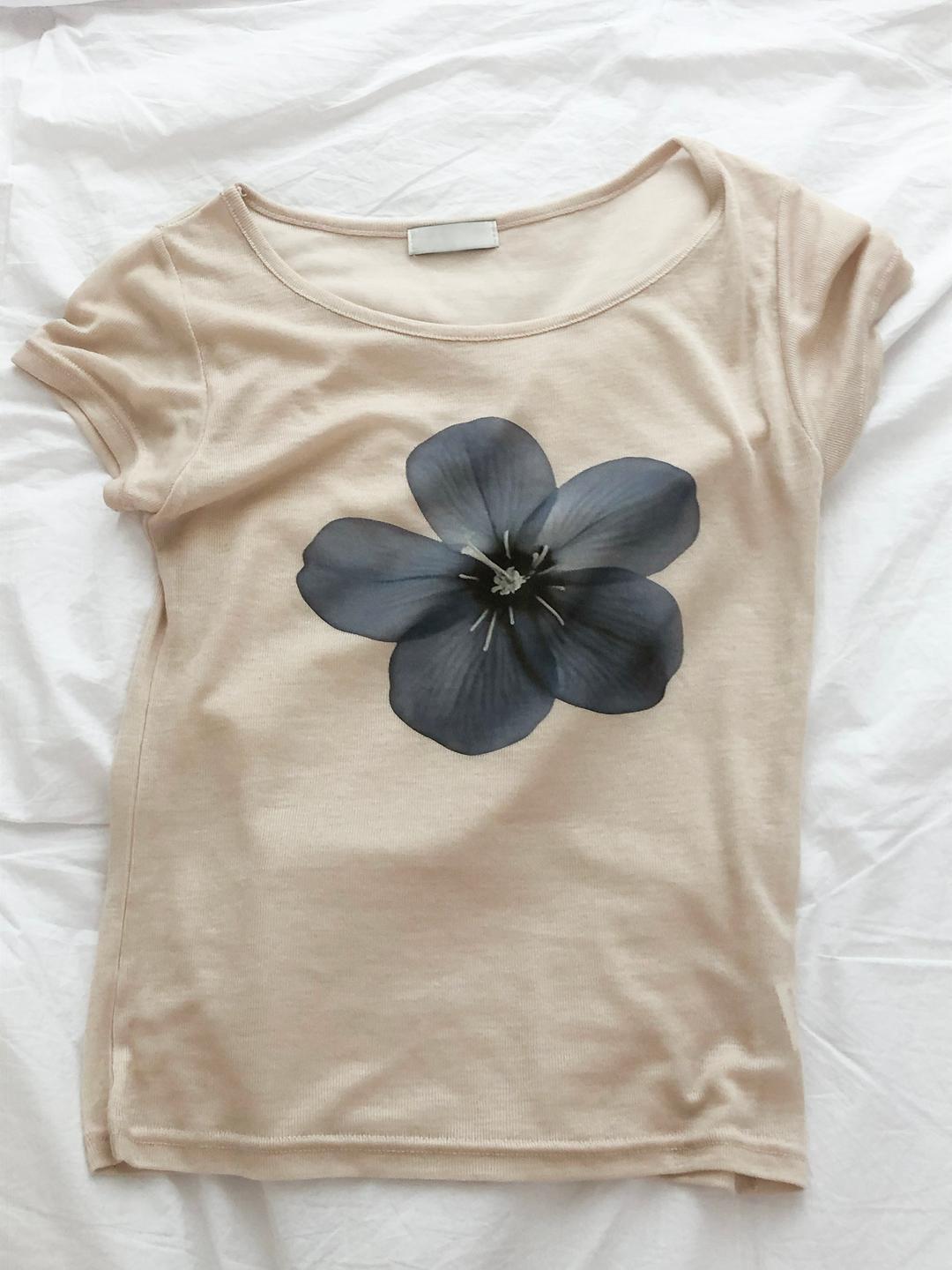 스프레차투라 [BEST] Blooming Top (3color)  블루 페탈이 선사하는 특별한 분위기.