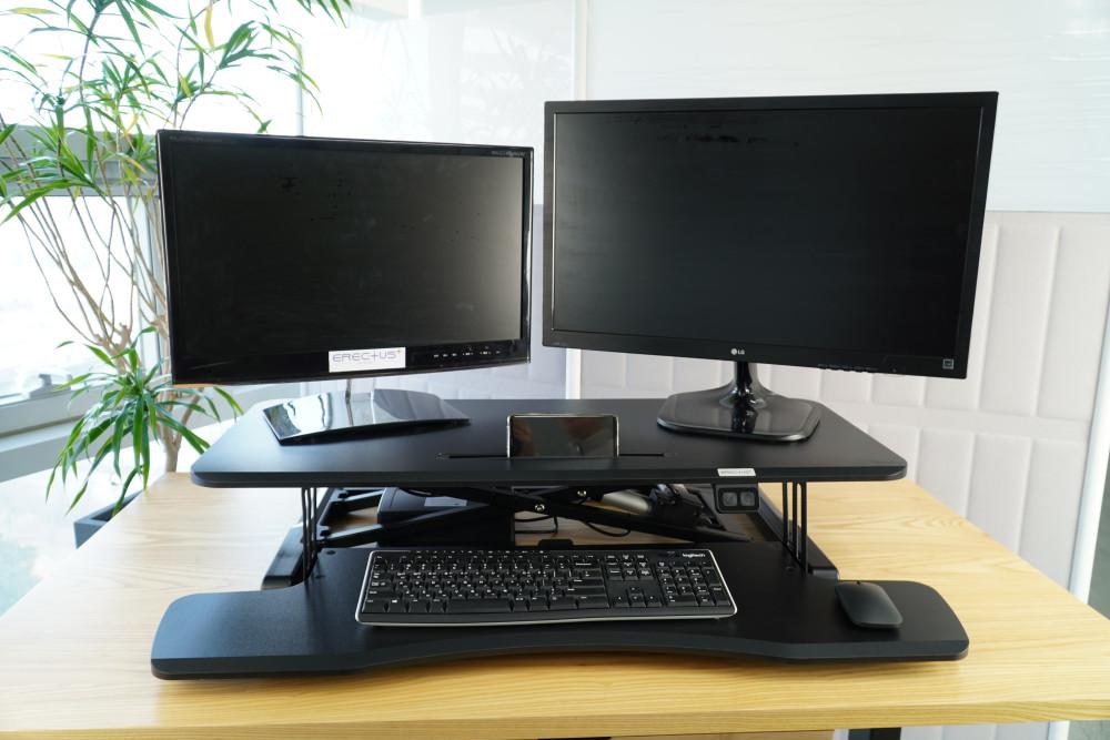 [ 에렉투스 ] 거치형 전동 높이조절 스탠딩 책상 데스크 - 검정 상판 - 950mm