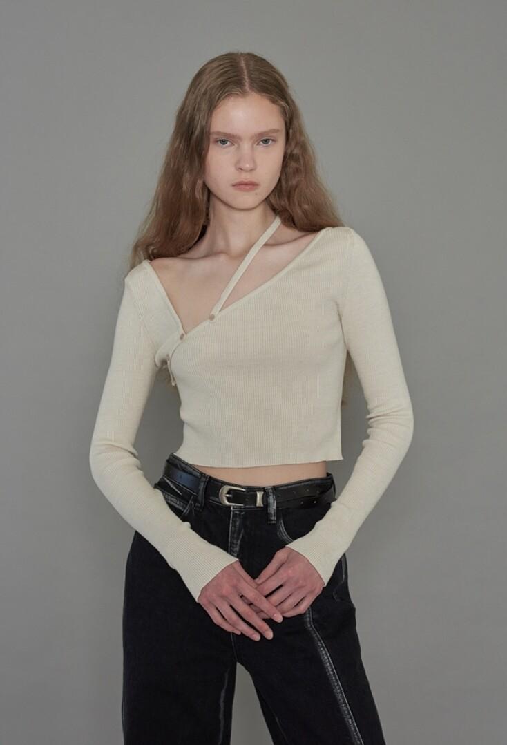 STRAP BUTTON KNIT TOP (ivory)