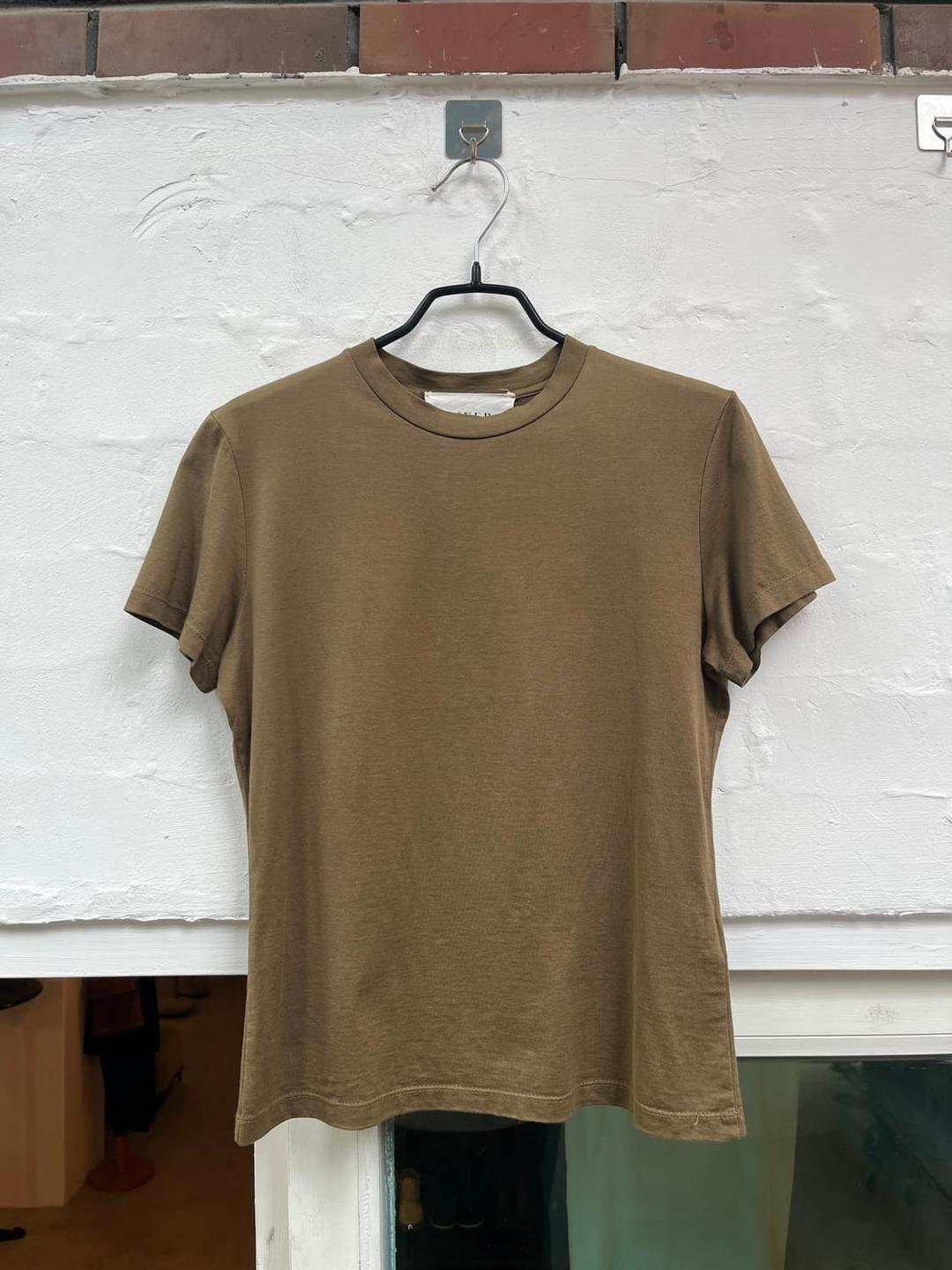 River 브라운 반팔티 36 | 후루츠패밀리