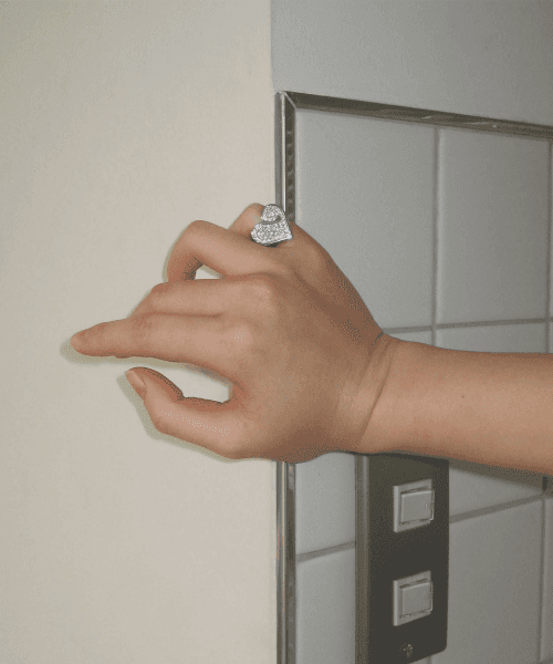 Cubic heart symbol ring