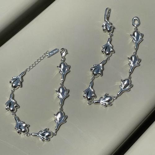 Bud bracelet