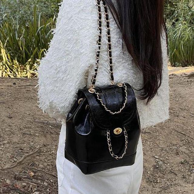 룩앤핏 레더 데일리 체인 복조리 미니 백팩 -BA0005