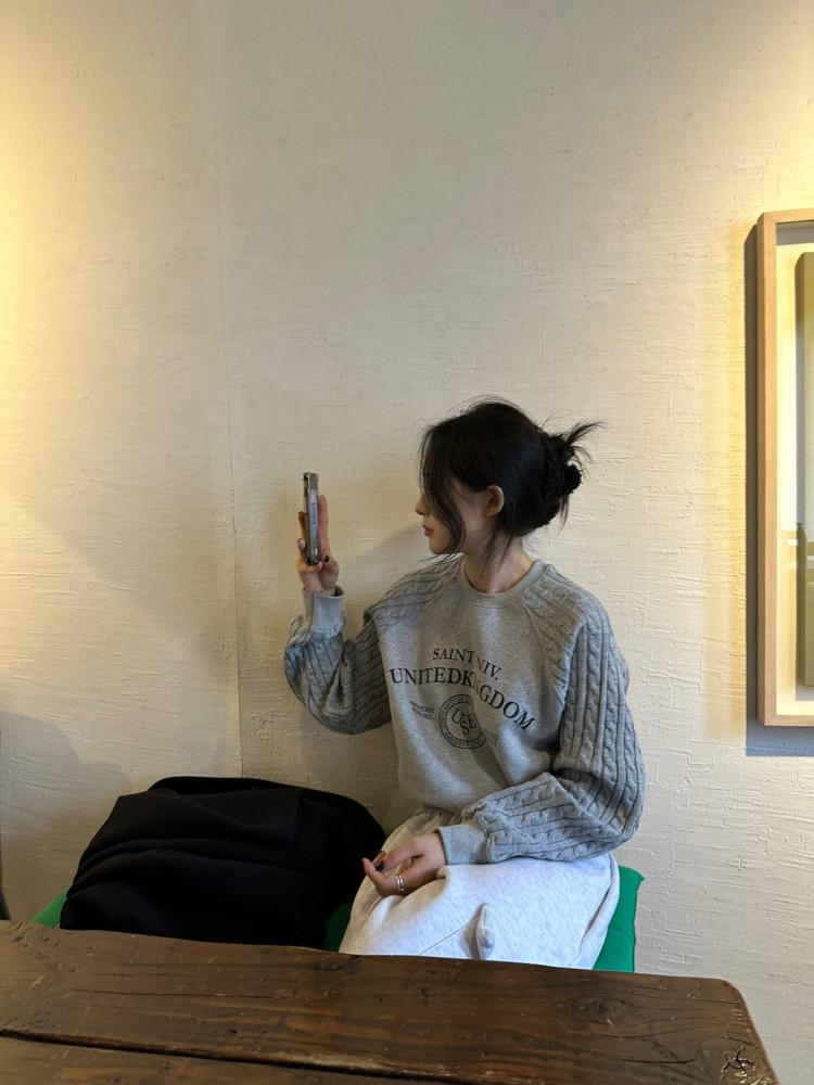 킹덤 니트 배색 맨투맨(3color)