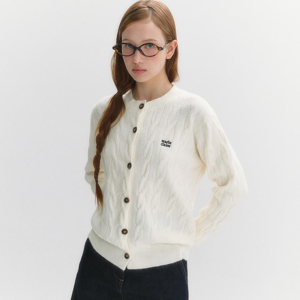 마리끌레르 베이직 로고 자수 케이블 가디건(MAFCKC13NIV)