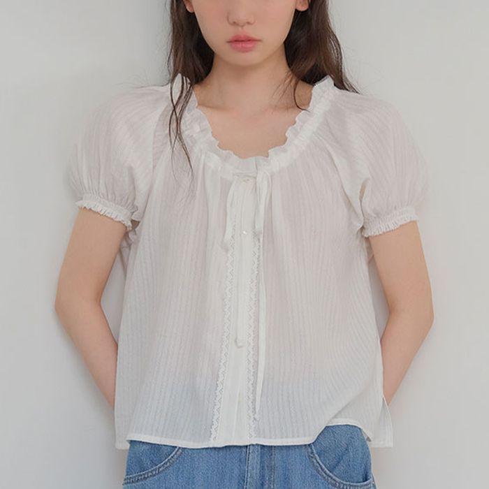 moui Claire capsleeve blouse (IVORY)