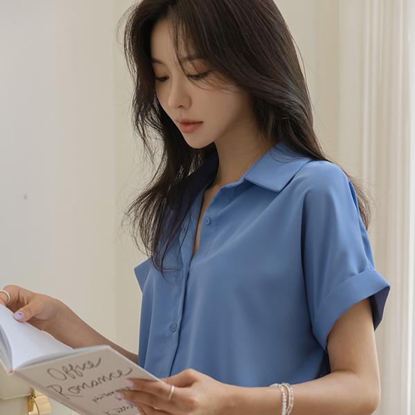 라이크 캡소매 찰랑 크리미 블라우스