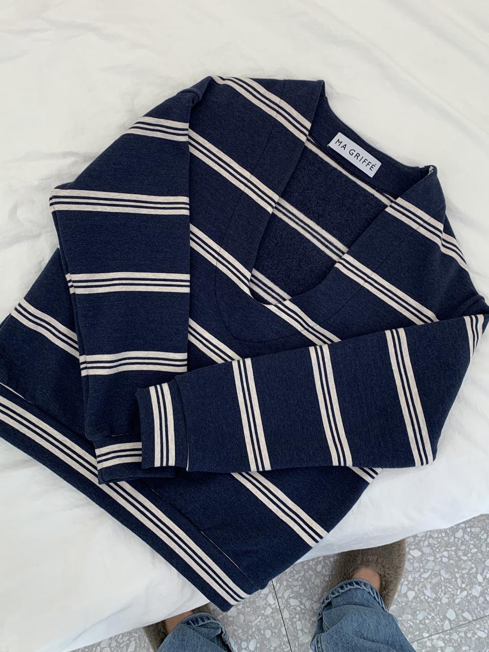 DEEP NECK SWEAT SHIRTS