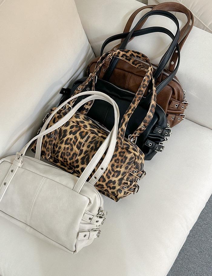 side buckle point shoulder bag