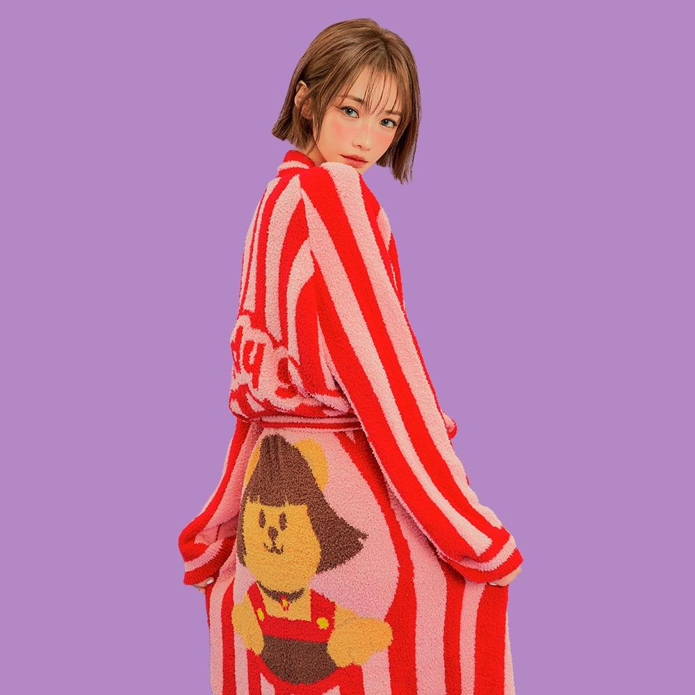 고준희 X 위글위글 라운지 로브 - Stripe Red