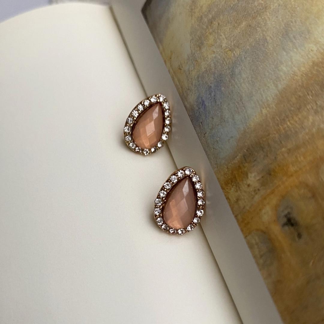 m Antique Salmon Guest Drop Earring Earring Piercing Kkuankku Year-end Look Year-end Party Look Christmas Party Winter Guest Look