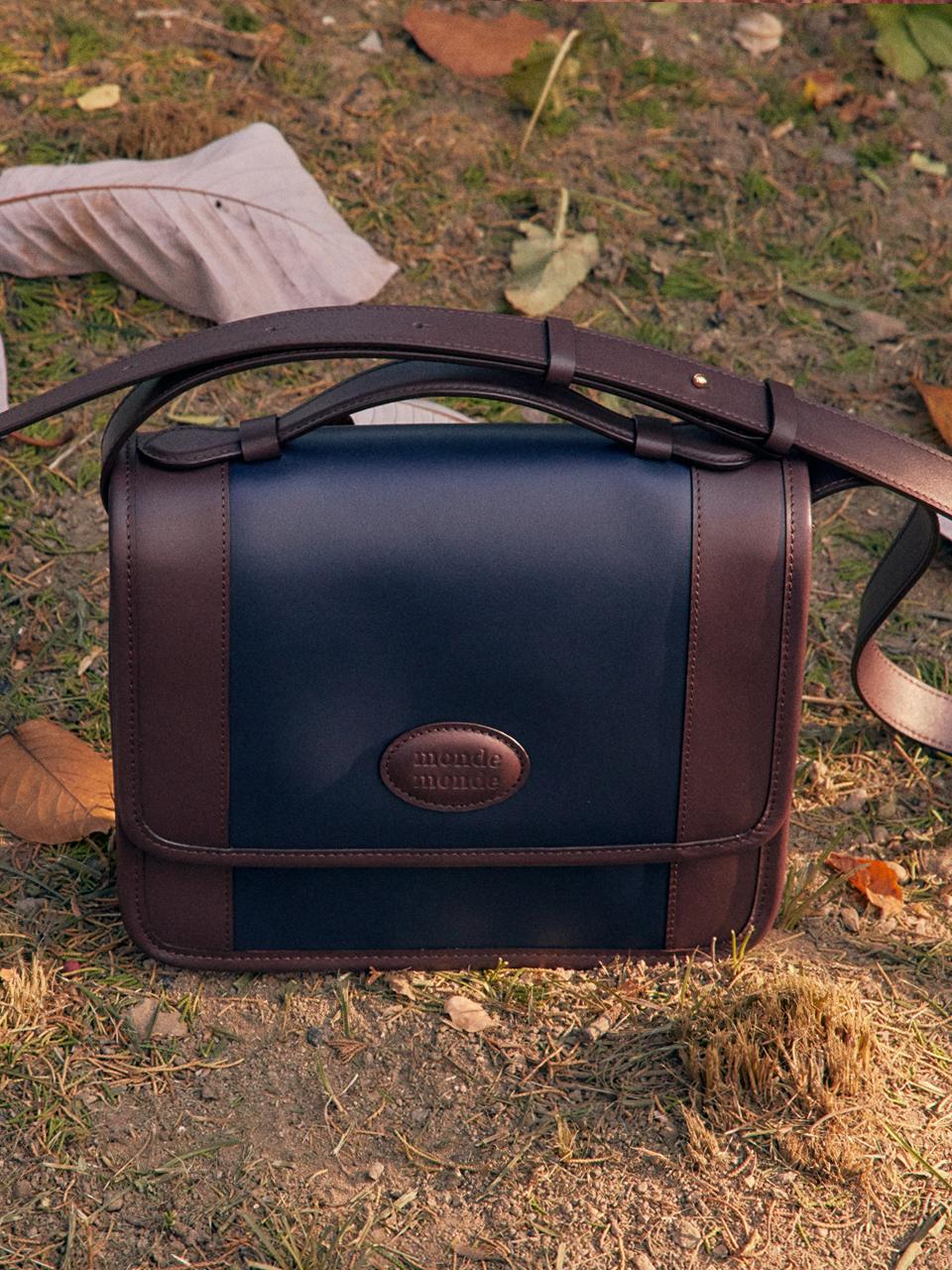 Magnet Classic Satchel Bag_Blue Brown