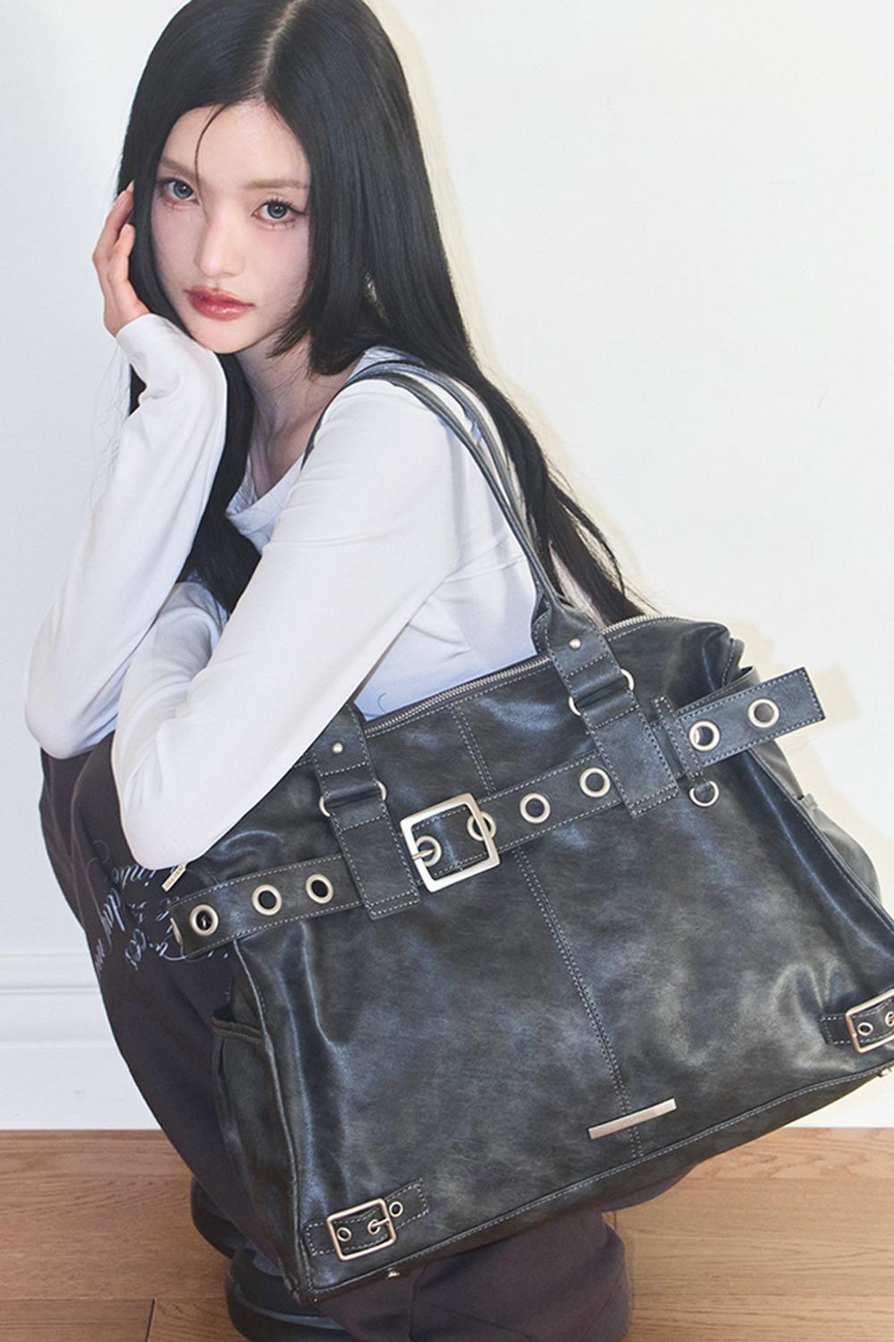 벨티드 스퀘어 토트 백 차콜