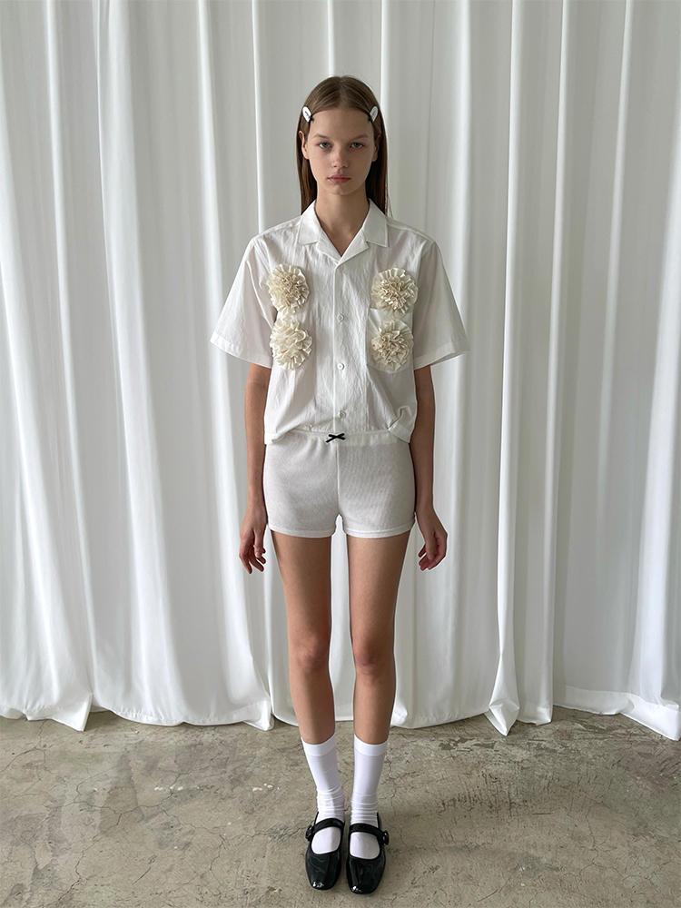 PFF GIRL white cotton with beige handmade flower short sleeve shirt 플라워 오간자 블라우스