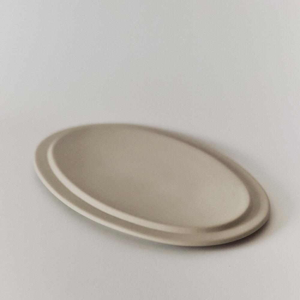 sum Plate L / ashy ivory
