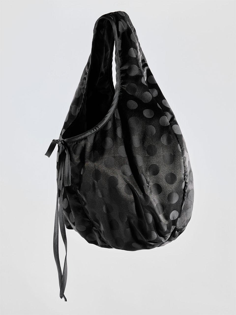 PLUMPY HOBO BAG [SILK DOTS BLACK]