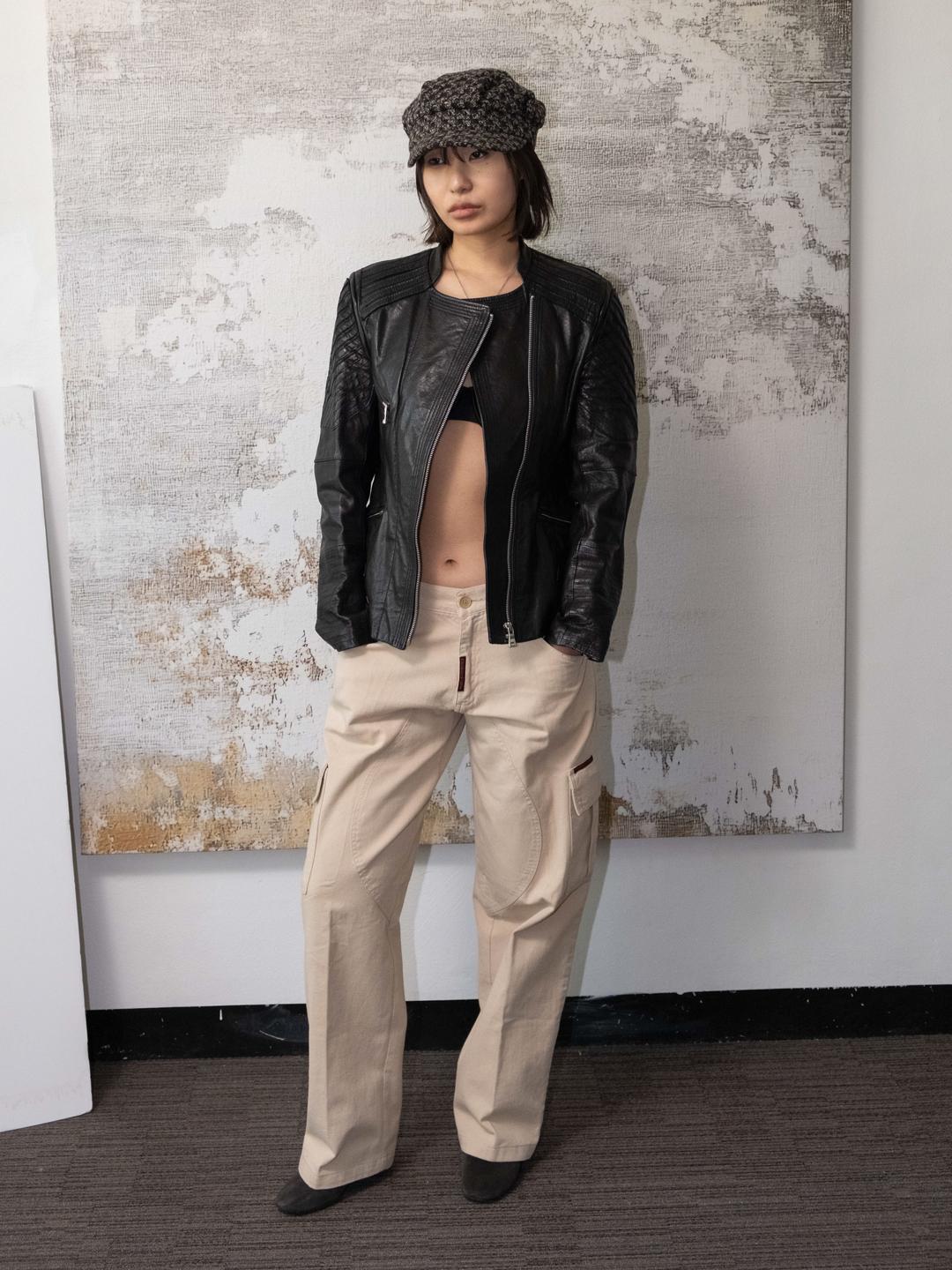 132. Curved cotton cargo pants