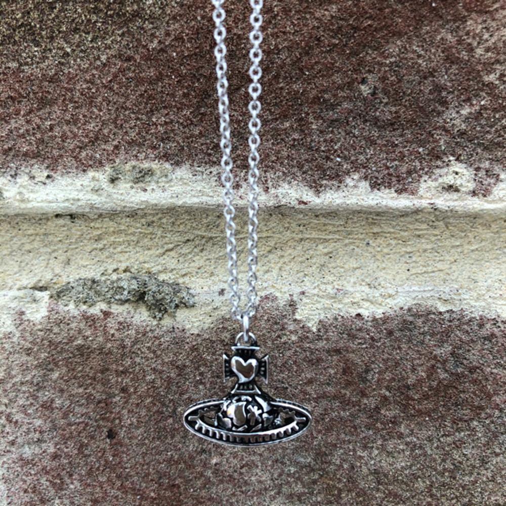 [선물포장가능] 비비안웨스트우드 오델리나 바스 릴리프 비비안 목걸이