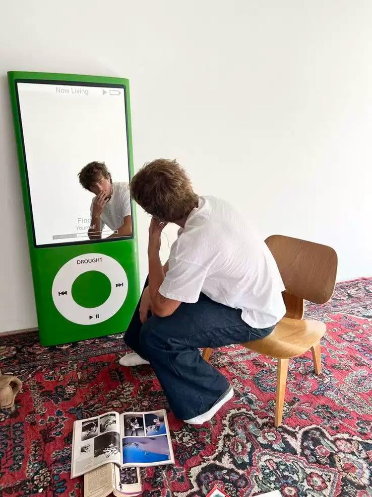 쏠띵즈 iPod Mirror MP3 인테리어 포토존 전신거울 미러