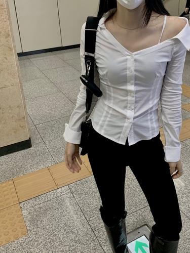 Off shoulder shirt