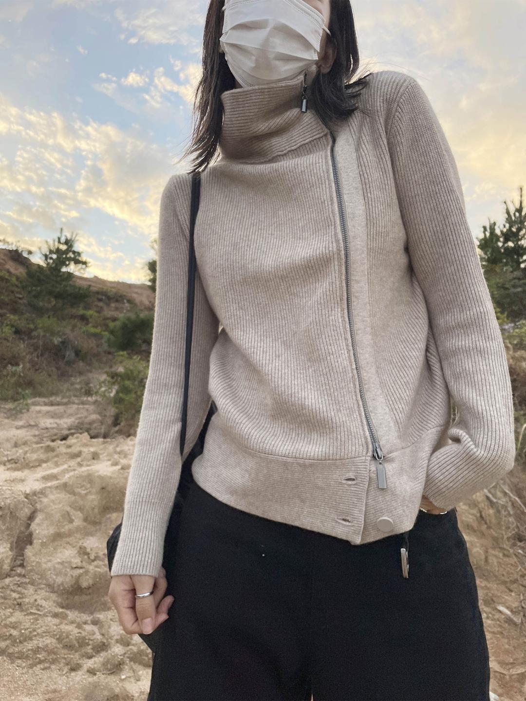 cashmere turtle knit jk