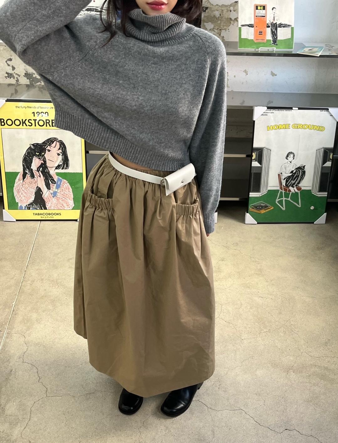 Cashmere crop knitwear