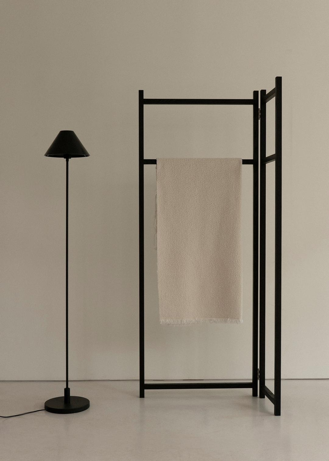 Hanger 01 주문 제작