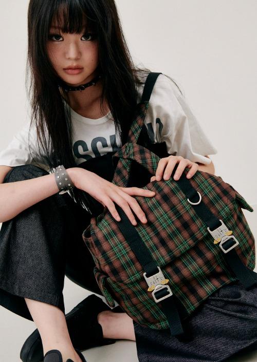 5PM30 Backpack Check _ Multi Green