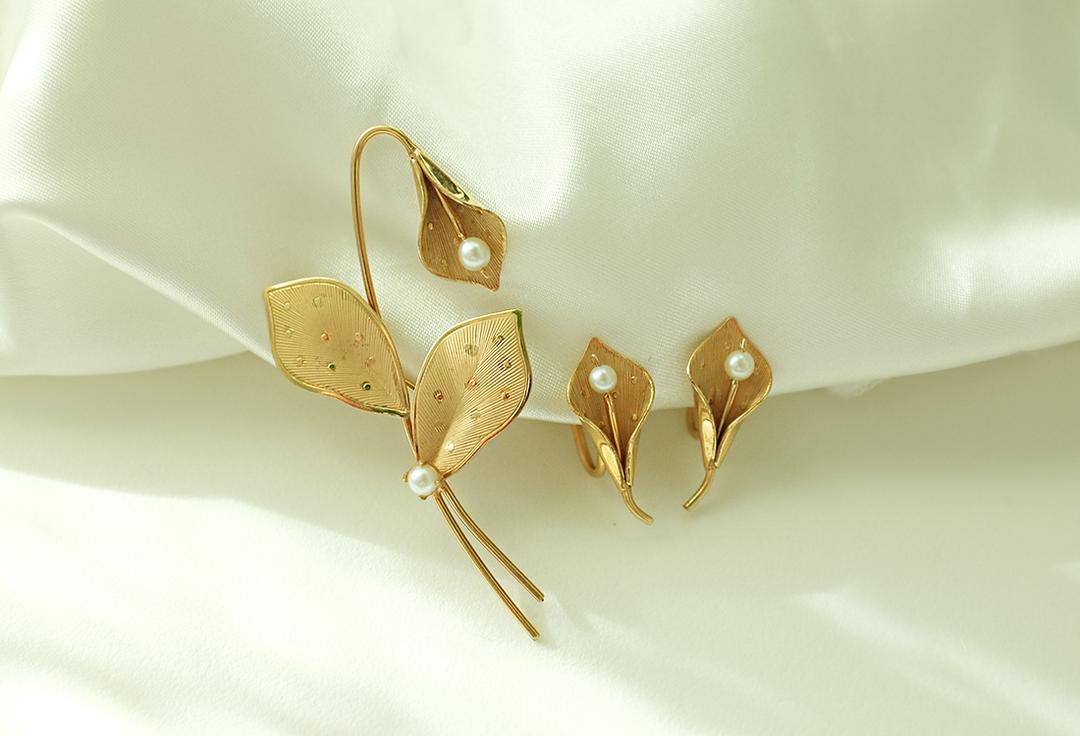 ROLYN 12K GF Floral pearl vintage set