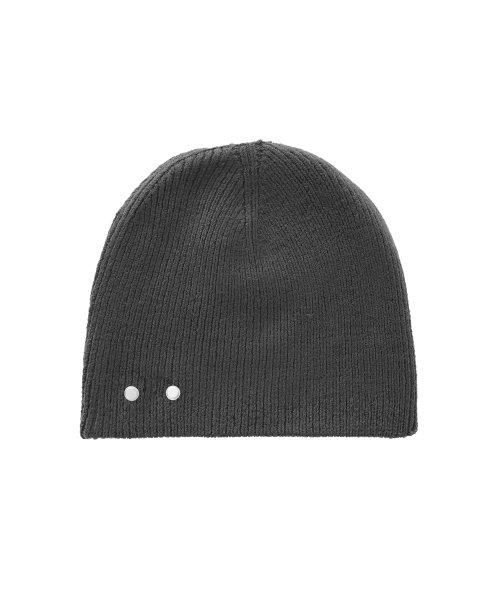 RIVET KNIT BEANIE CHARCOAL