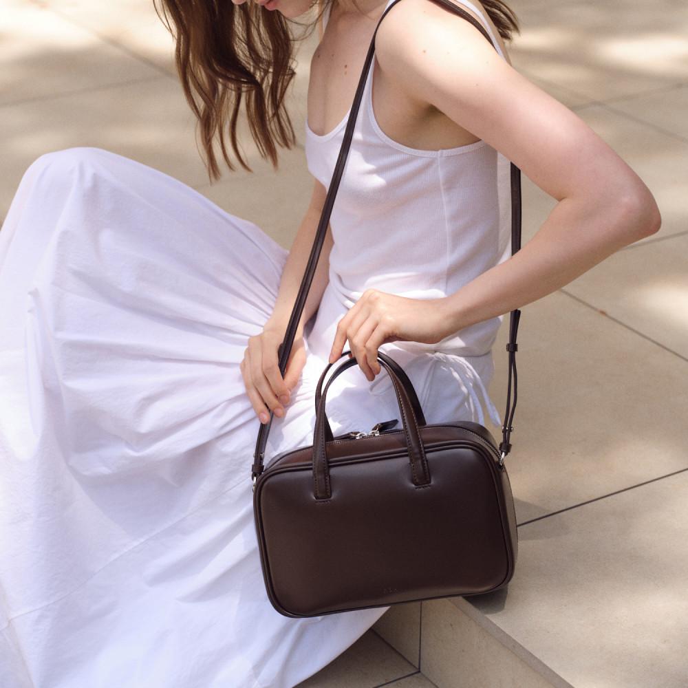 Medium Tin square tote bag Glossy brownie brown