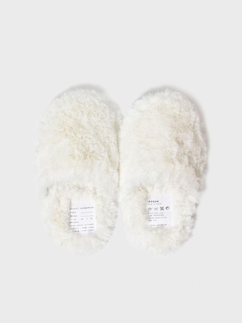 Faux fur shoes  white
