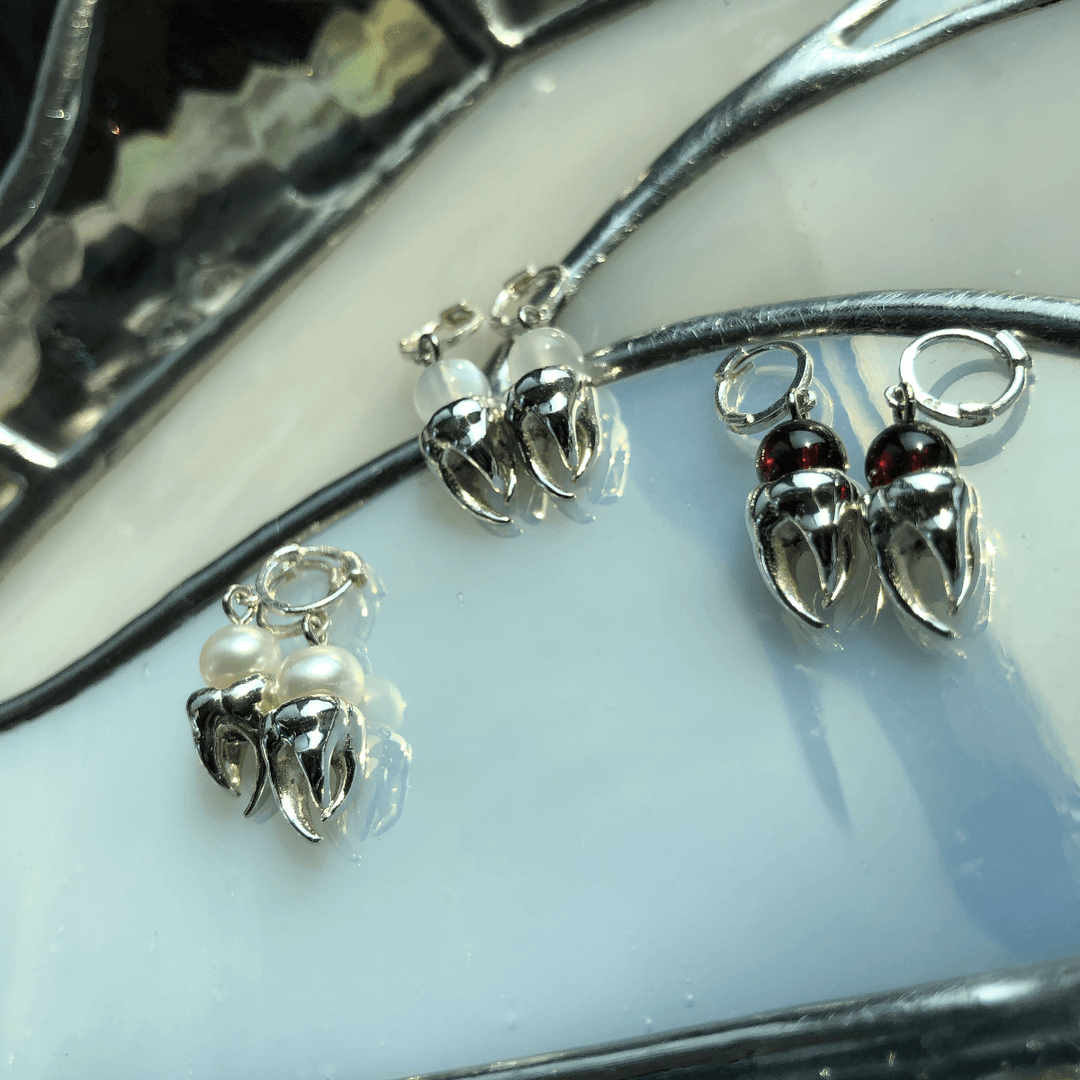 Baby teeth earring (single)