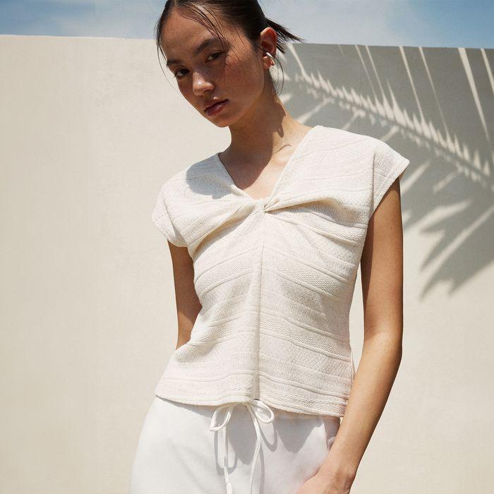TWIST FRONT CROCHETED TOP